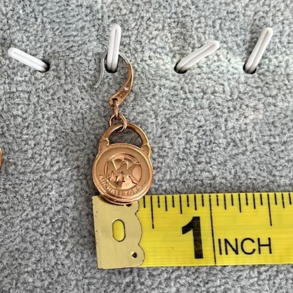 Michael Kors Rose Gold earrings - Picture 3 of 3